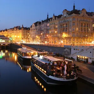 Boat Matylda Hotel na wodzie Praga